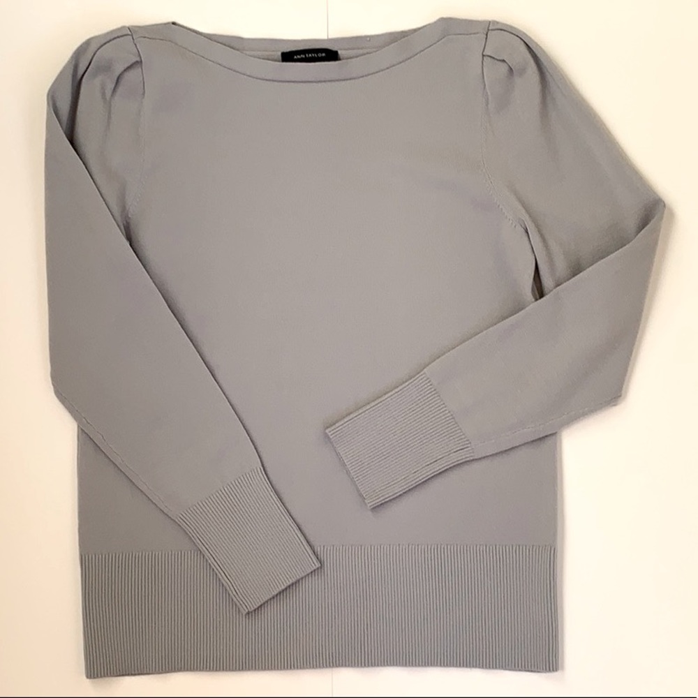 Like new Ann Taylor puffed sleeve sweater. Size L